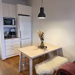 Arctic Nest - Cozy 40m2 And Parking In Rovaniemi